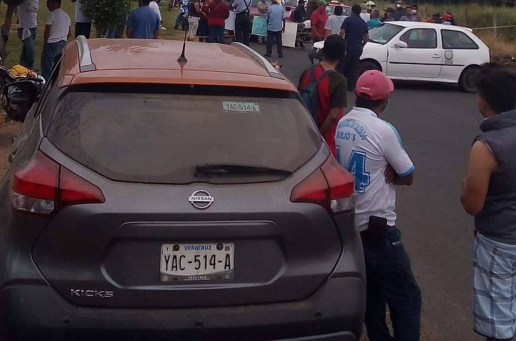 Tomada la carretera inter estatal La Granja-Temascal, justo a la altura del campo estación de CFE, el motivo, las constantes fallas en el suministro de la energía eléctrica