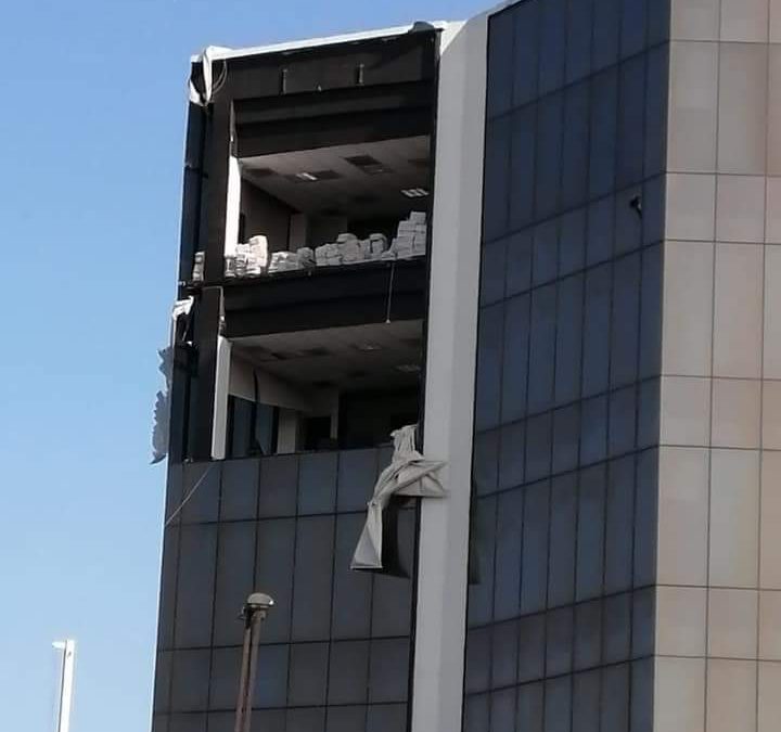 LAS RACHAS HURACANAS (FOTOS y VIDEO) PROVOCAN GRAVES DAÑOS AL EDIFICIO DE LA CIUDAD JUDICIAL DE VERACRUZ