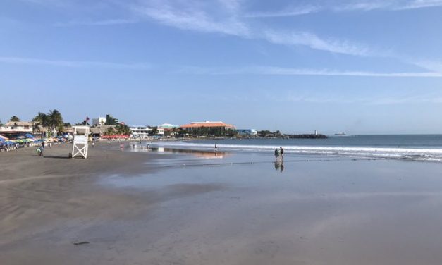 Fenómeno conocido como mar de fondo y marea baja en costas veracruzanas