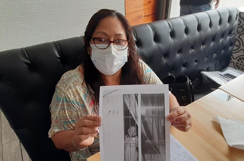 PIDE AYUDA PARA RESCATAR A SU MADRE