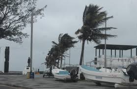 CIERRAN EL PUERTO A LA NAVEGACIÓN