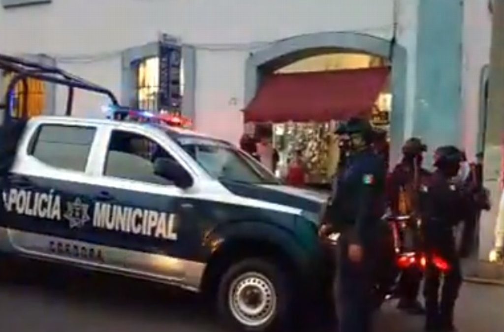 INTENTA SUICIDARSE EN PLENA VÍA PÚBLICA