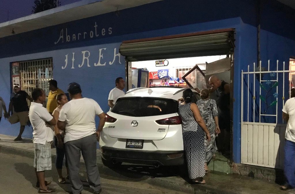 SE METIO A LA TIENDA CON TODO Y CAMIONETA