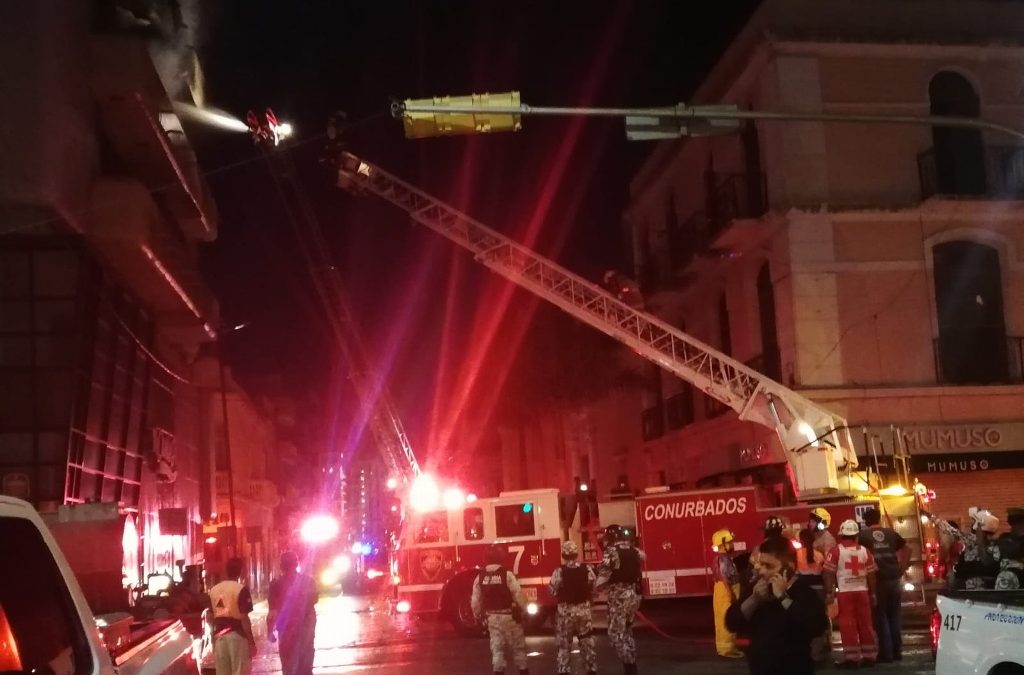 DESALOJAN 250 PERSONAS TRAS INCENDIO EN EL EDIFICIO INTRA