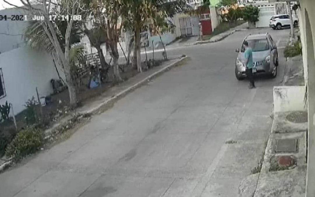 LADRONES SIGUEN A PERSONA QUE RETIRO DINERO EN EL BANCO