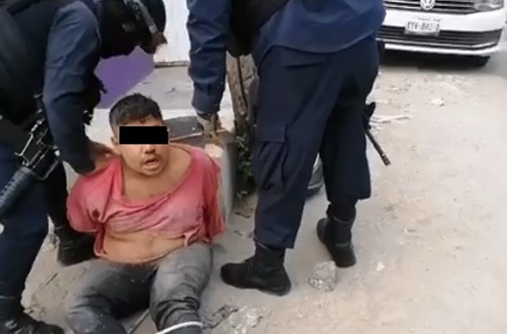AMARRAN A UN POSTE A PRESUNTO LADRÓN