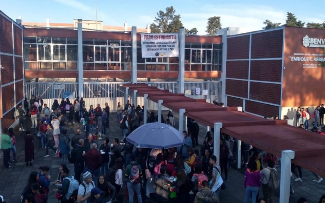 DIRECTIVOS DE LA NORMAL VERACRUZANA DESMIENTEN AL GOBERNADOR CUITLAHUAC