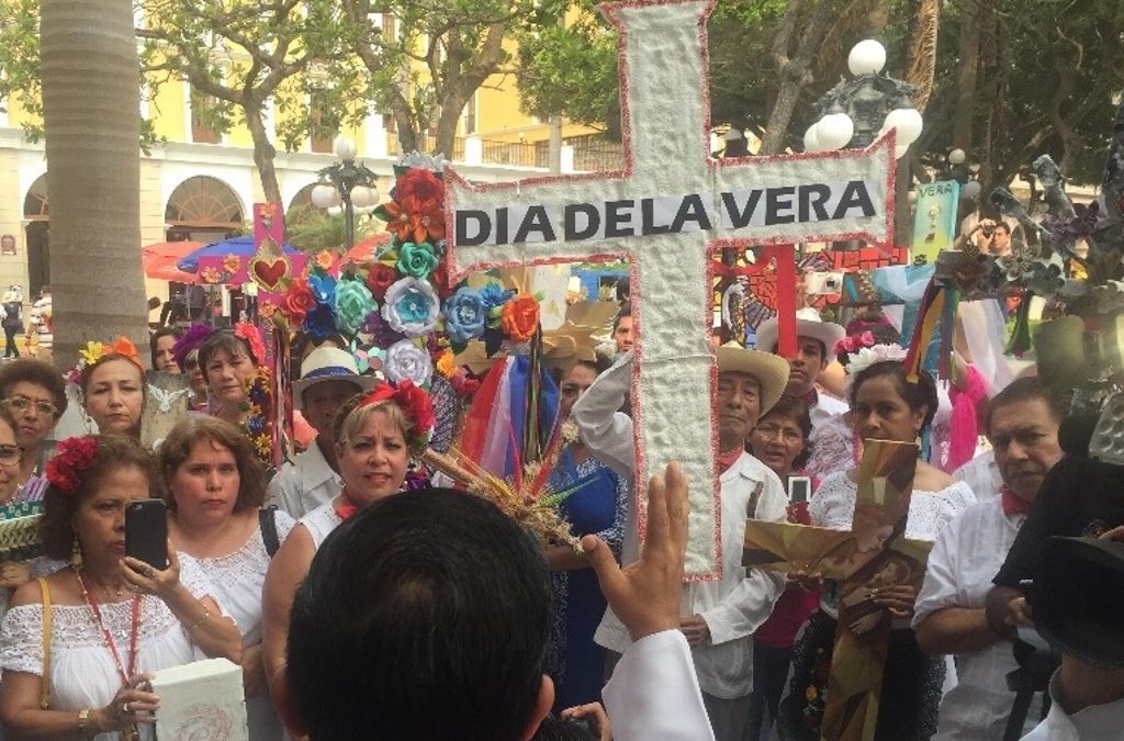 HOY, DIA DE LA SANTA CRUZ