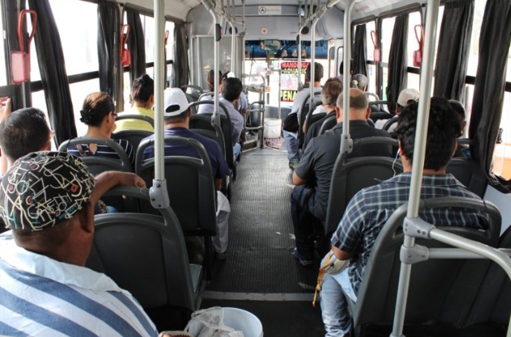 Multan a quienes no usan cubrebocas en taxis y urbanos de Veracruz