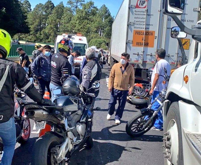 SEIS PERSONAS MUERTAS Y 12 HERIDOS EN LA AUTOPISTA MÉXICO-CUERNAVACA