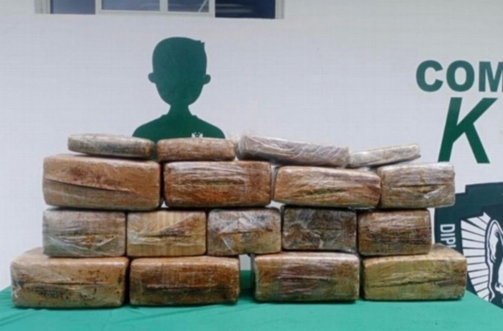 DETIENEN A DOS MUJERES CON DROGA