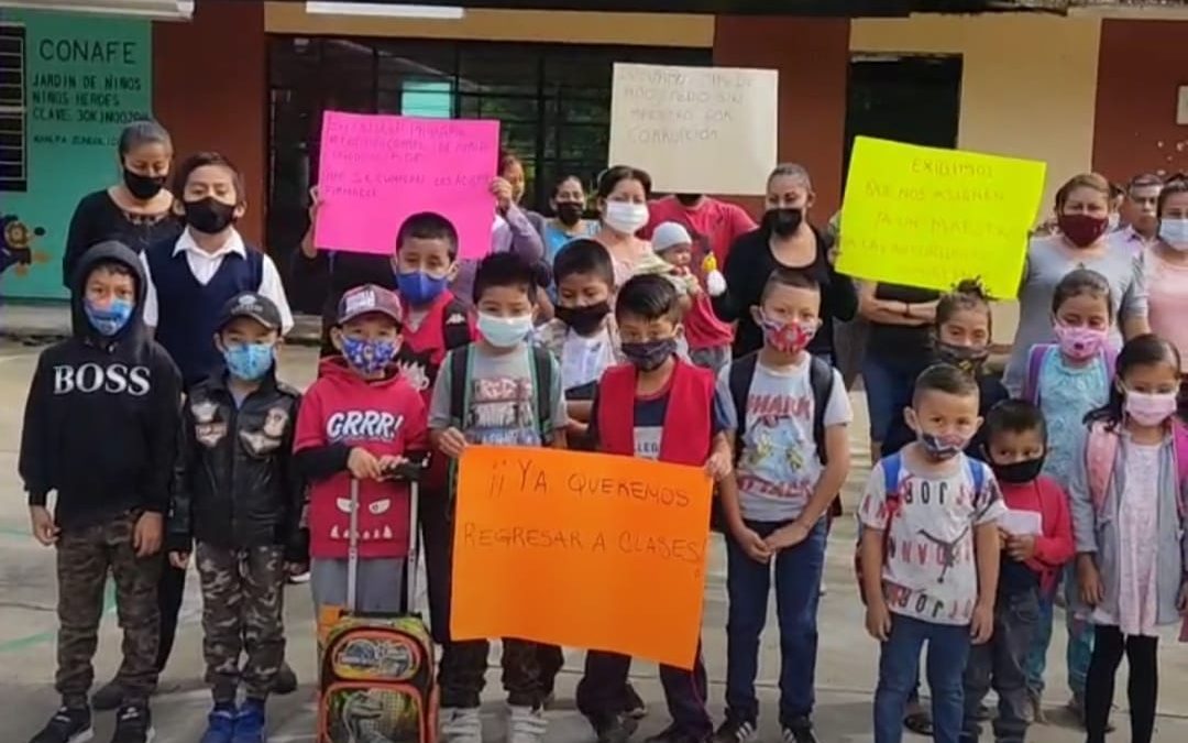 Padres de familia, exigen maestro para primaria en Zongolica