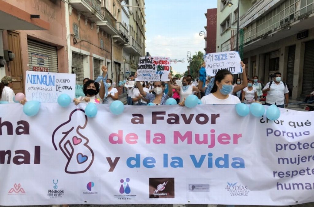 MARCHA EN FAVOR DE LA MUJER