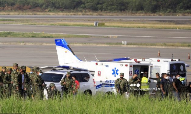 Dos policías y un agresor mueren en ataque con explosivos en aeropuerto colombiano