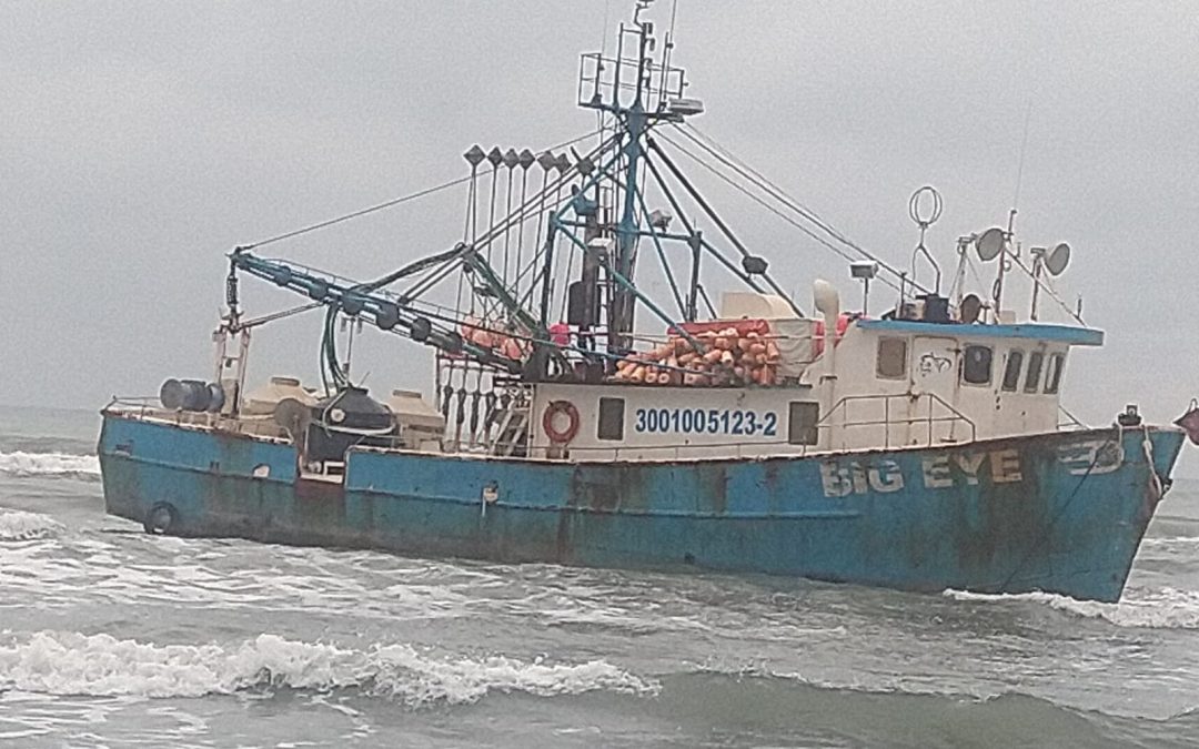 ENCALLA BARCO ATUNERO EN TECOLUTLA