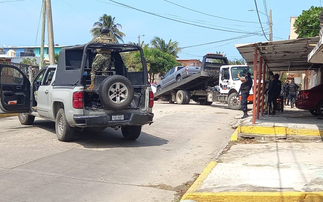 Aseguran vehículo que participó en intento de robo en Plaza Forum