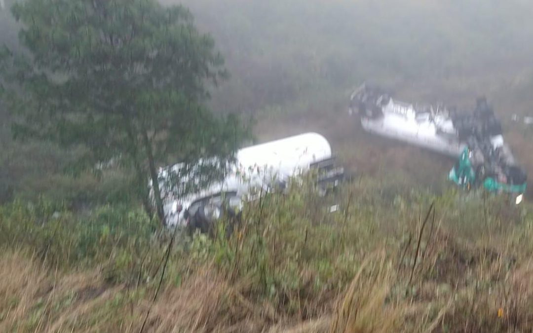 Cae Trailer al barranco: 1 muerto.