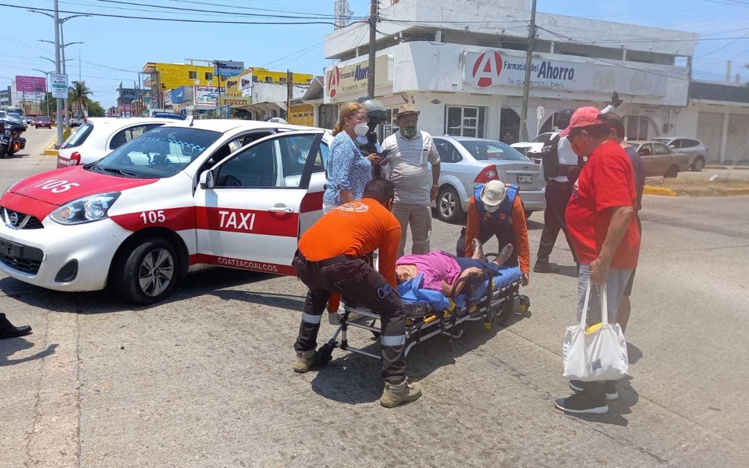 CAMIONETA SE IMPACTA CONTRA TAXI, UN LESIONADO