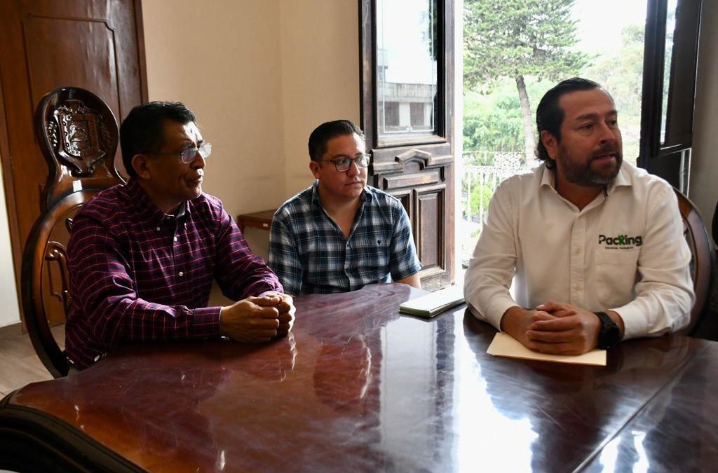 Coatepec recibe donativo de la empresa Packing Soluciones Ecológicas