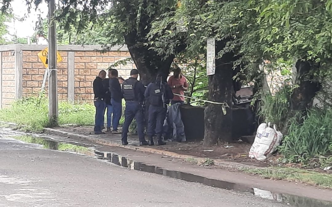 ACOSADOR DE MUJERES EN TEJERIA