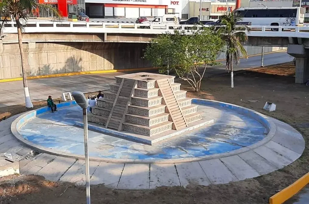 Retiran el monumento a los voladores de Papantla