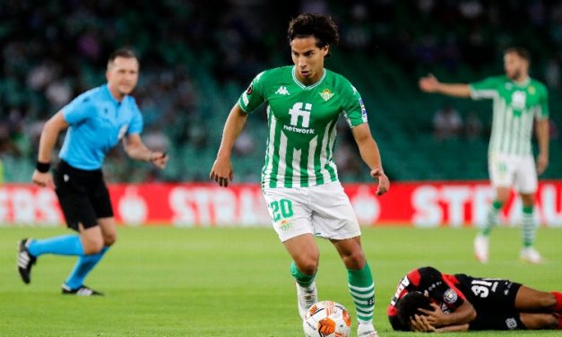 Lainez analiza irse del Betis