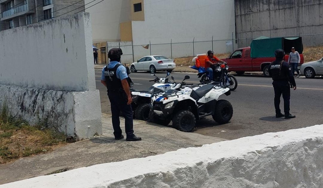 DENUNCIAN ACOSO AFURA DE LA ESCUELA LA BOQUEÑA