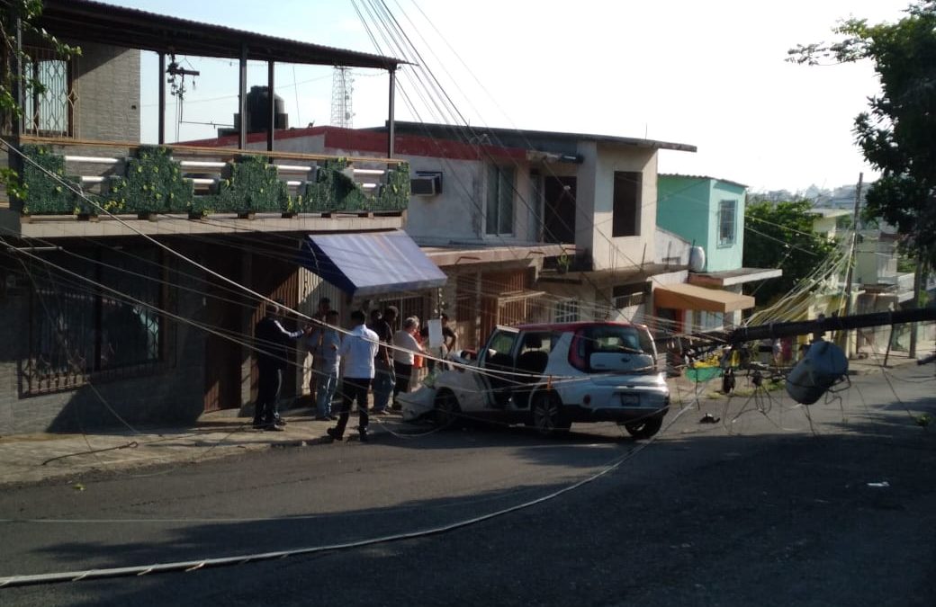 Grave accidente en la Col. Unidad Veracruzana