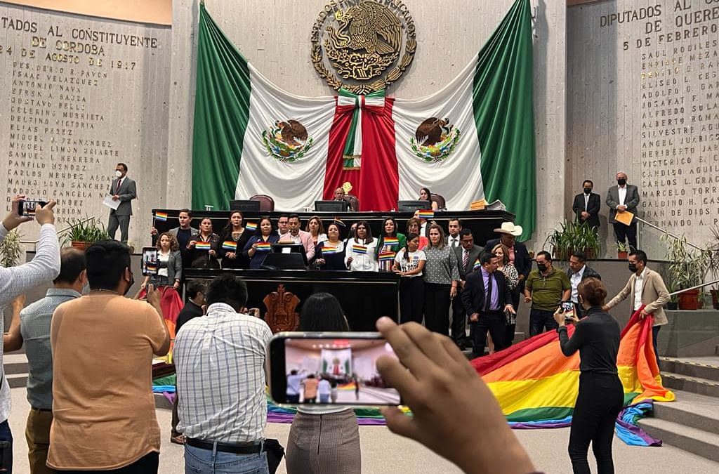 Los legisladores votaron a favor de modificar el Código Civil con 38 a favor; 4 en contra y ninguna abstención.