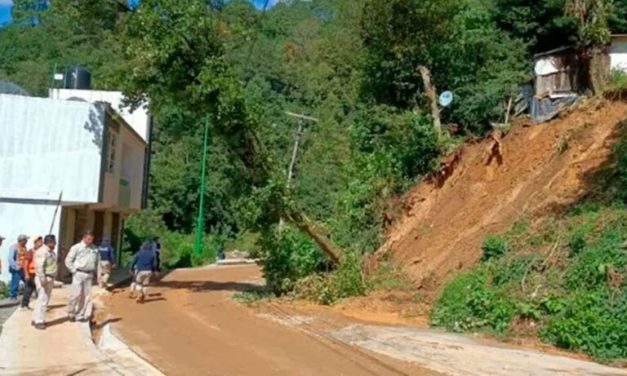 Deslave por lluvias deja 1 muerto y 20 lesionados, en Veracruz