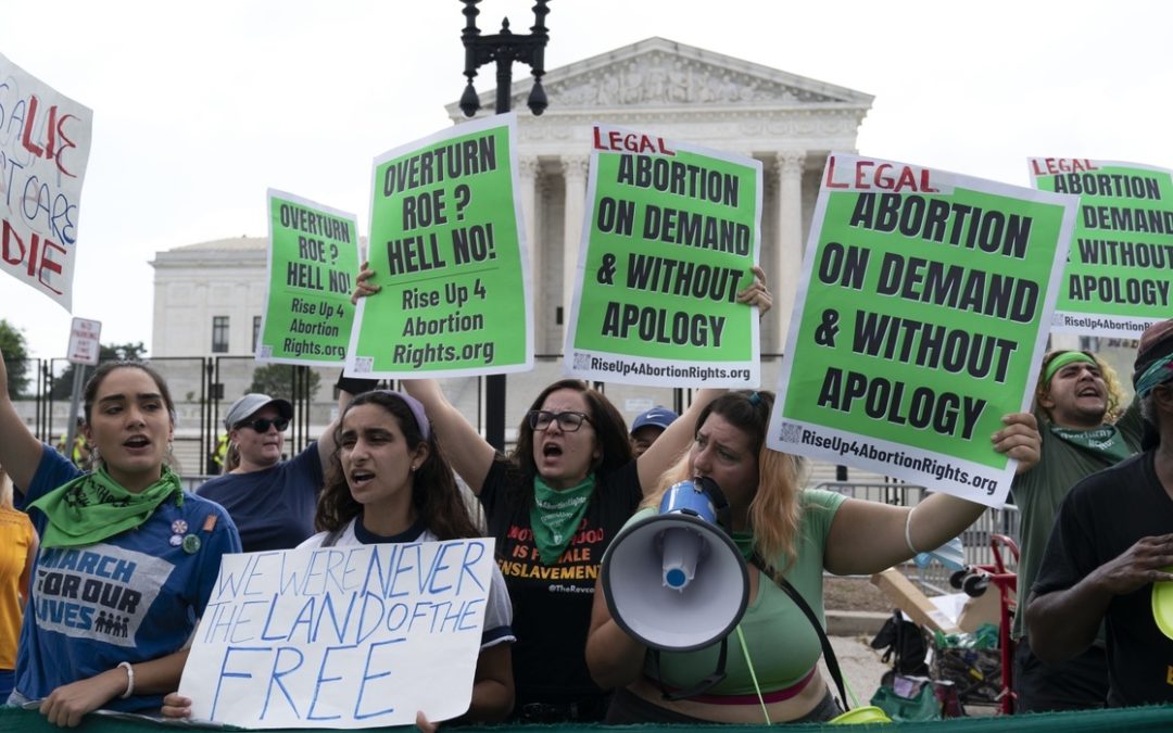 Juez bloquea temporalmente prohibición de aborto en Florida