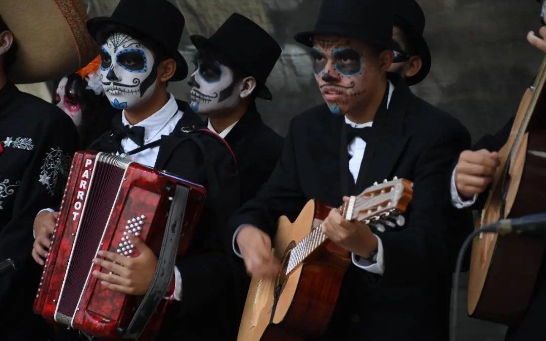 Disfrutan familias cordobesas del festival de Día de Muertos (FOTOS)