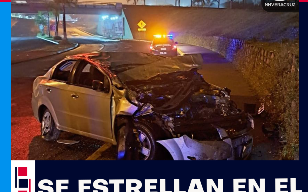 ESTRELLAN SU VEHICULO EN EL DISTRIBUIDOR VIAL DE CORDOBA