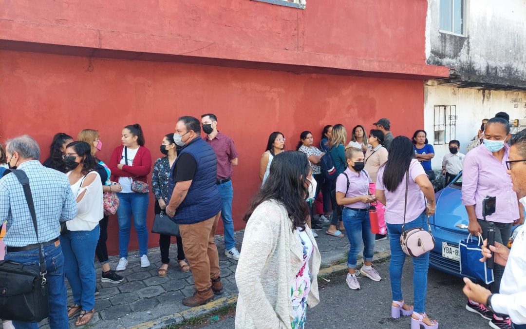 PADRES DE FAMILIA TOMAN LA ESCUELA PRIMARIA TABLAJEROS 1