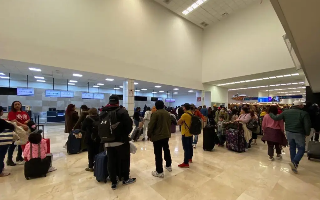 Retraso de horas en vuelos en aeropuerto de Veracruz