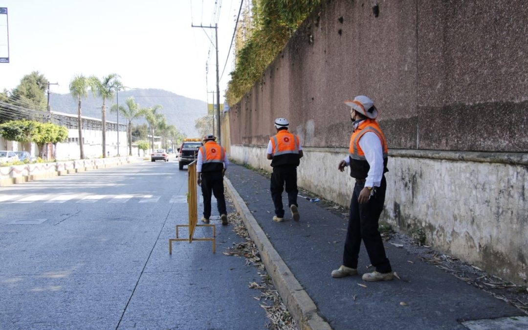 ACORDONA PROTECCIÓN CIVIL BARDA PERIMETRAL DE LA FABRICA TEXTIL DE RIO BLANCO PARA SEGURIDAD DE LOS CIUDADANOS