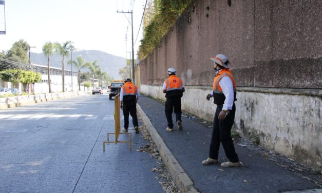 ACORDONA PROTECCIÓN CIVIL BARDA PERIMETRAL DE LA FABRICA TEXTIL DE RIO BLANCO PARA SEGURIDAD DE LOS CIUDADANOS