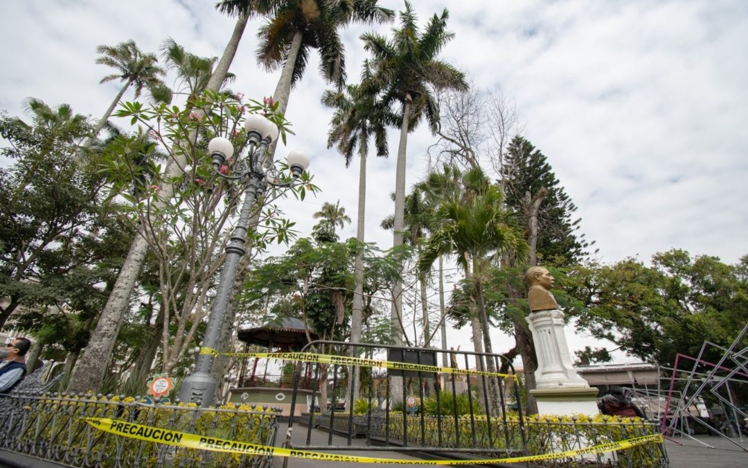 Delimita PC de manera preventiva área central del parque 21 de Mayo