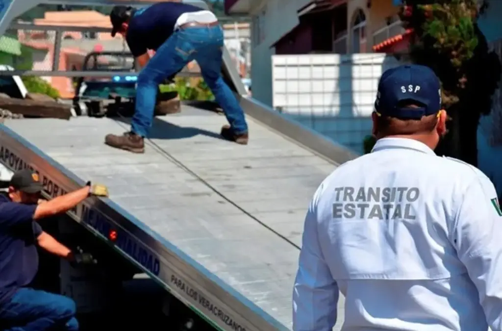 Inicia los operativo para sacar de circulación autos contaminantes en Veracruz