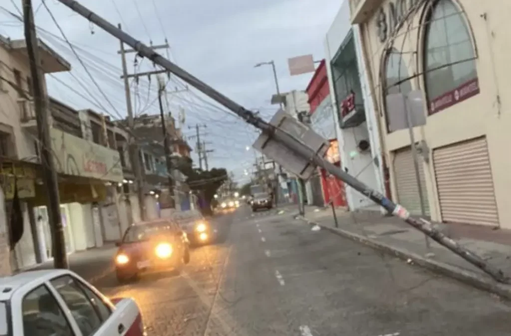 RACHAS HURACANADAS PROVOCAN DAÑOS EN VERACRUZ