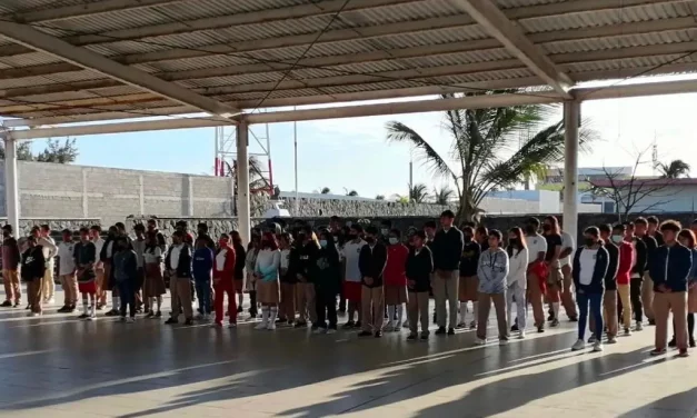 RINDEN HOMENAJE A PABLO PEREZ KURI «EL COLEGA»