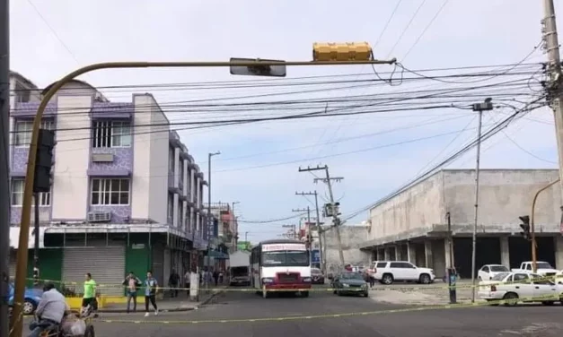 Cierran calle en zona centro de Veracruz