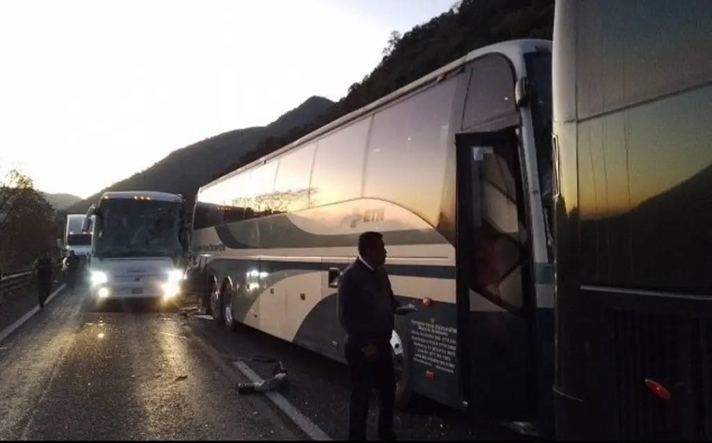 12580710230216123304