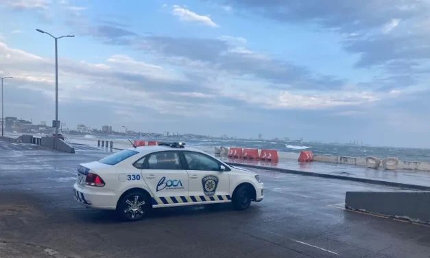 Cierran bulevar Ávila Camacho