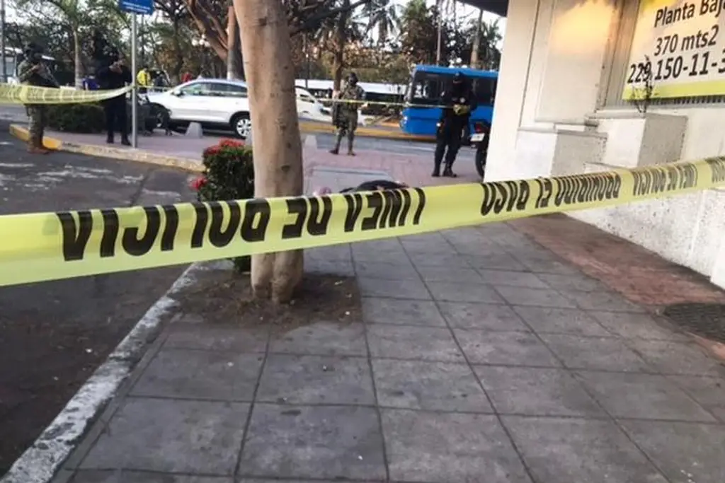 1258611×0230220075019