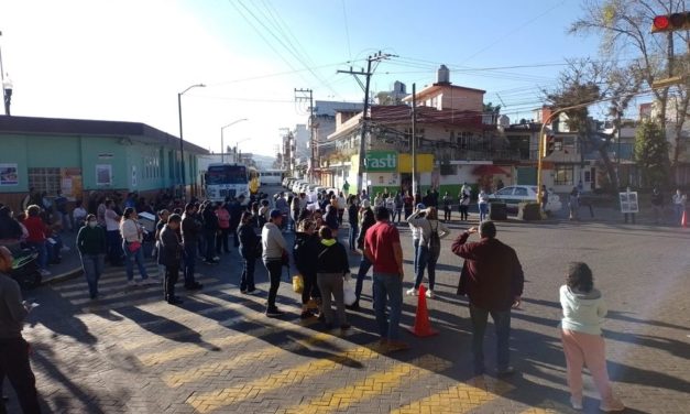 PADRES DE FAMILIA TOMAN LAS ESCUELA PRIMARIA FRANCISCO FERRER