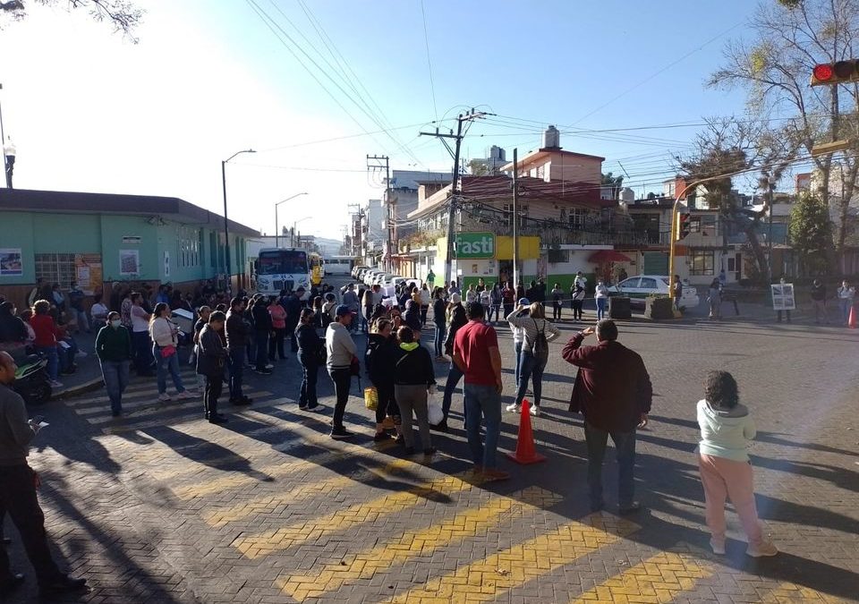 PADRES DE FAMILIA TOMAN LAS ESCUELA PRIMARIA FRANCISCO FERRER