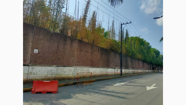 Dueños de ex fábrica de Río Blanco ignoran declaratoria de riesgo por barda perimetral