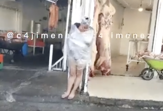 Horrible castigo por robar en mercado