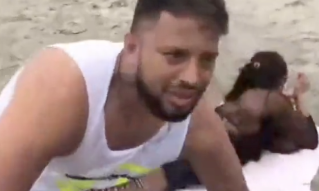 Su esposo le es infiel con la secretaria